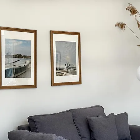 Ivis House - Cozy Seaside At 