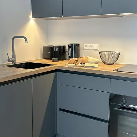 Ivis House - Cozy Seaside At 