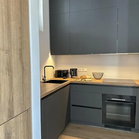 Ivis House - Cozy Seaside At 