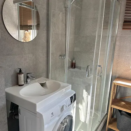 Ivis House - Cozy Seaside At 