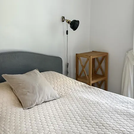 Ivis House - Cozy Seaside At 