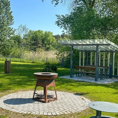 Ivis House - Cozy Seaside At 