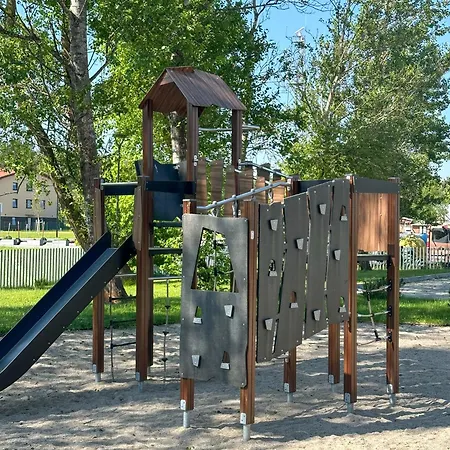 Ivis House - Cozy Seaside At 