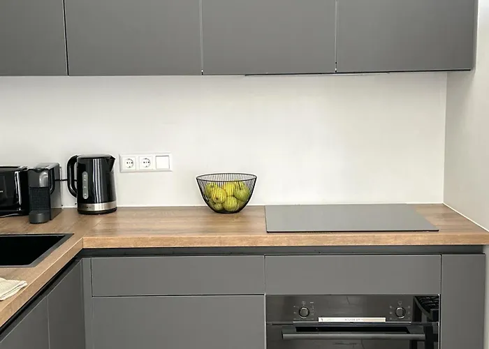 Ivis House - Cozy Seaside At 