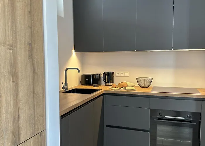 Ivis House - Cozy Seaside At 