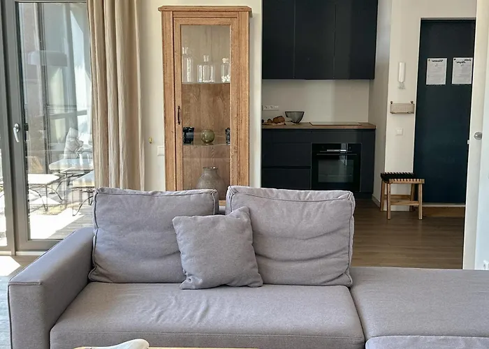 Ivis House - Cozy Seaside At 