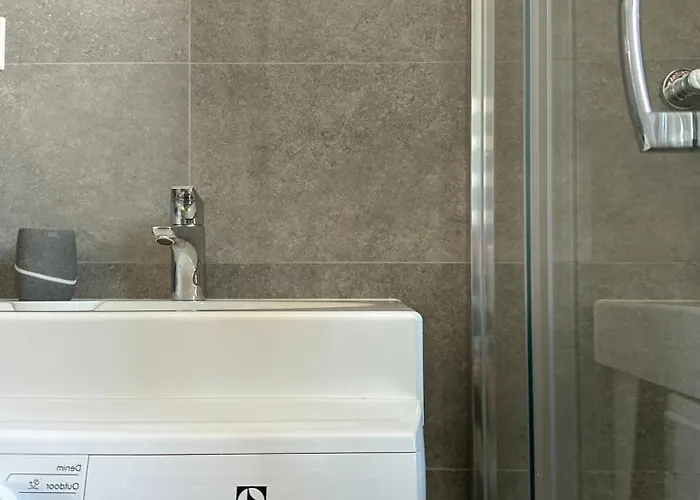 Ivis House - Cozy Seaside At 